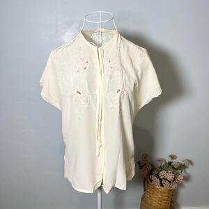 Stunning vintage 70s 100% silk white victorian/edwardian button-up